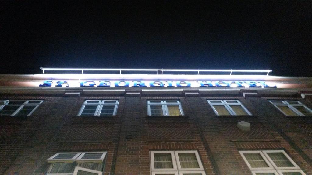 St Georgio Hostel อิลฟอร์ด ภายนอก รูปภาพ