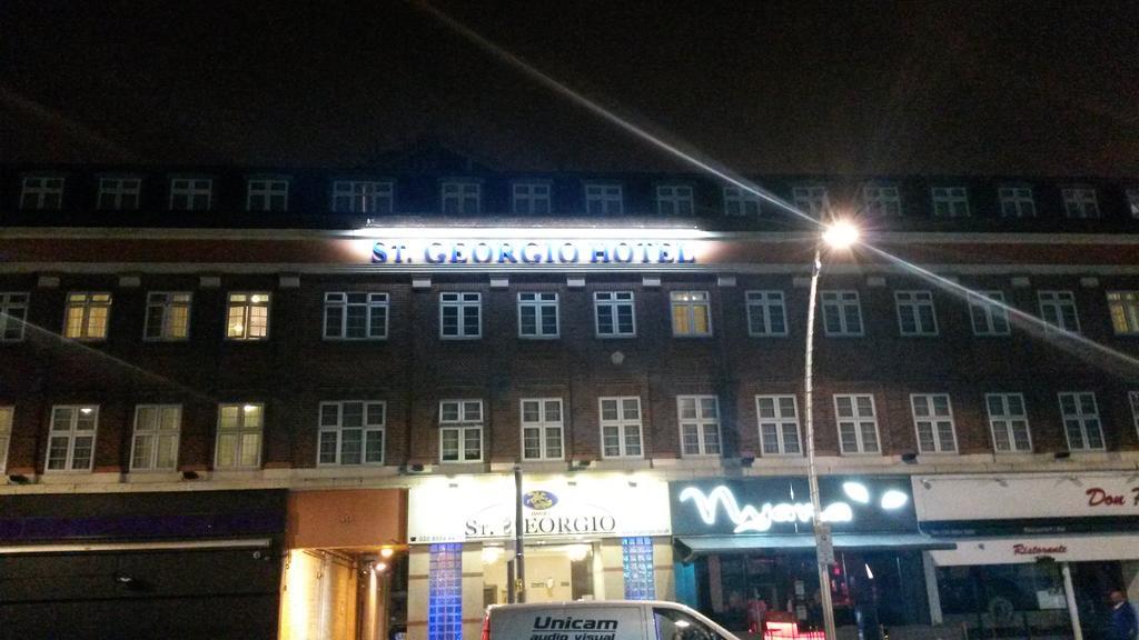 St Georgio Hostel อิลฟอร์ด ภายนอก รูปภาพ