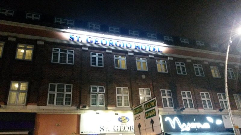 St Georgio Hostel อิลฟอร์ด ภายนอก รูปภาพ