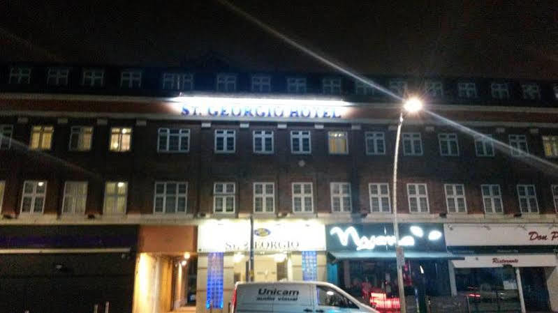 St Georgio Hostel อิลฟอร์ด ภายนอก รูปภาพ